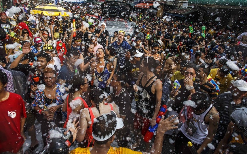 Clip Le hoi tat nuoc Songkran 2014 tai Thai Lan