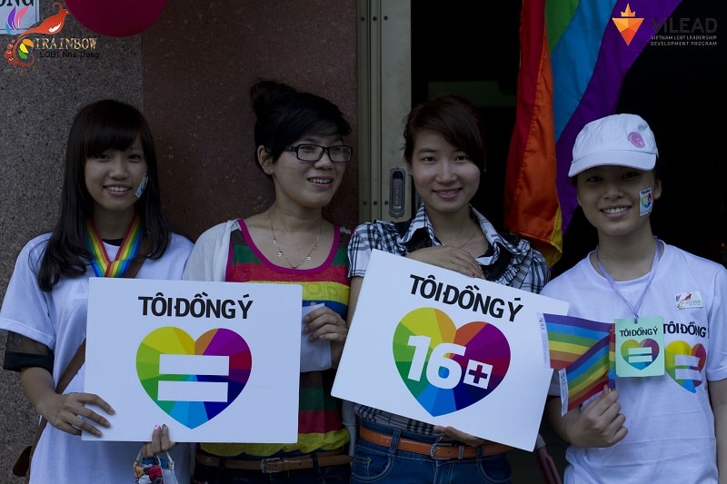 Cong dong LGBT Nha Trang di bo huong ung chien dich Toi Dong Y 16+