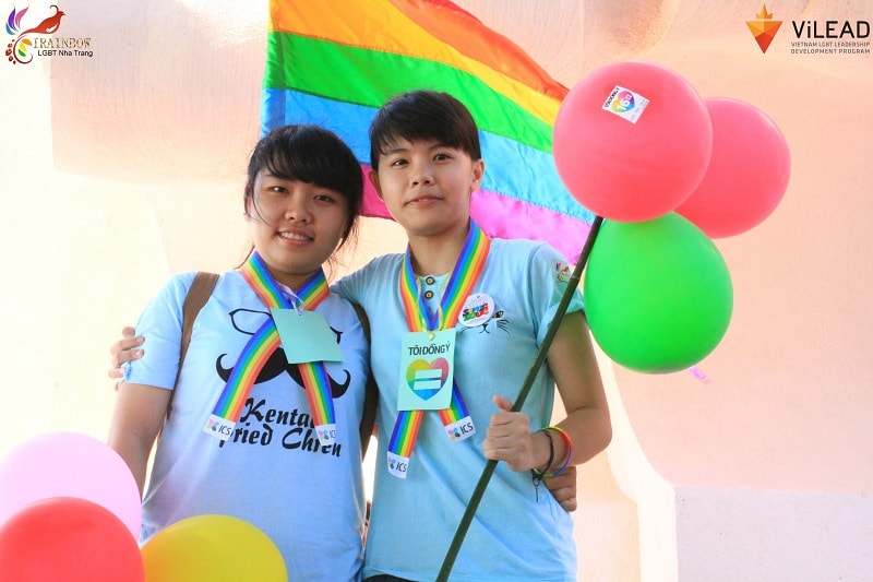 Cong dong LGBT Nha Trang di bo huong ung chien dich Toi Dong Y 16+