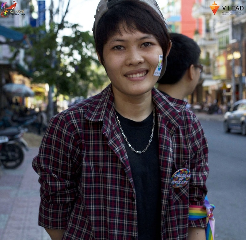 Cong dong LGBT Nha Trang di bo huong ung chien dich Toi Dong Y 16+