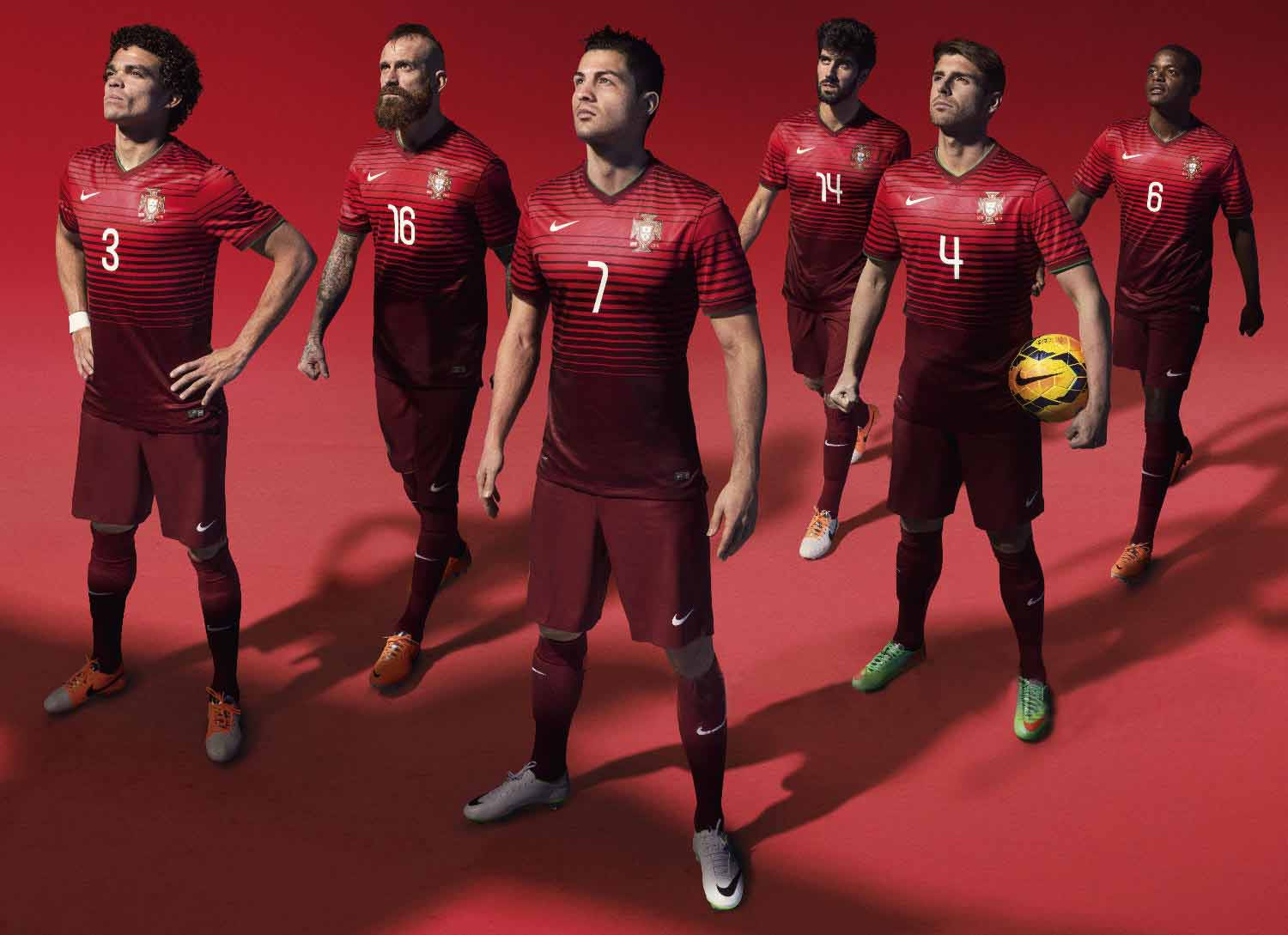 Áo thi đấu Mỹ World Cup đã được thiết kế theo phong cách hiện đại và thể thao. Hãy tham khảo hình ảnh liên quan để cập nhật thông tin mới nhất về bộ đồng phục này.
