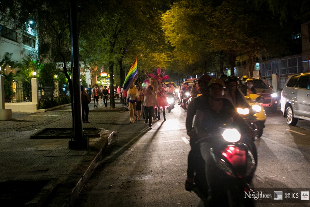 Ha Anh khuay dong Midnight Pink Party - su kien mo man VietPride 2014 