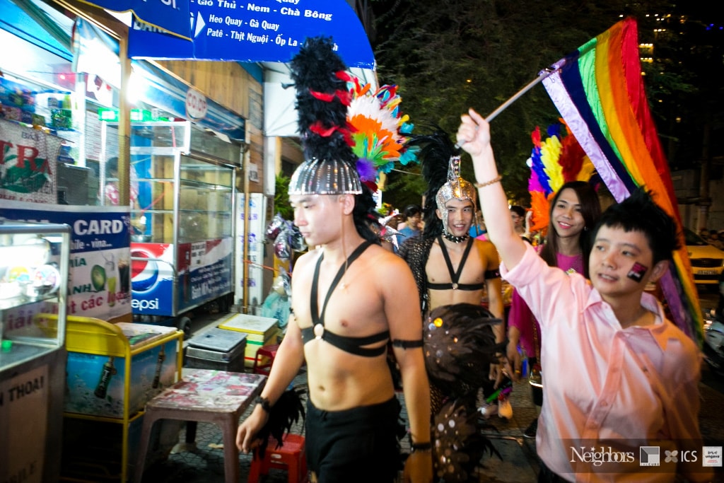 Ha Anh khuay dong Midnight Pink Party - su kien mo man VietPride 2014 