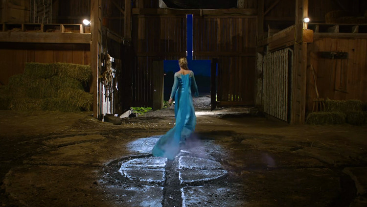 Elsa  tung chuong  trong Once Upon A Time mua thu 4