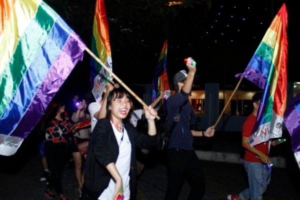 Binh An dieu hanh anh sang cung ban tre LGBT tai Ha Noi