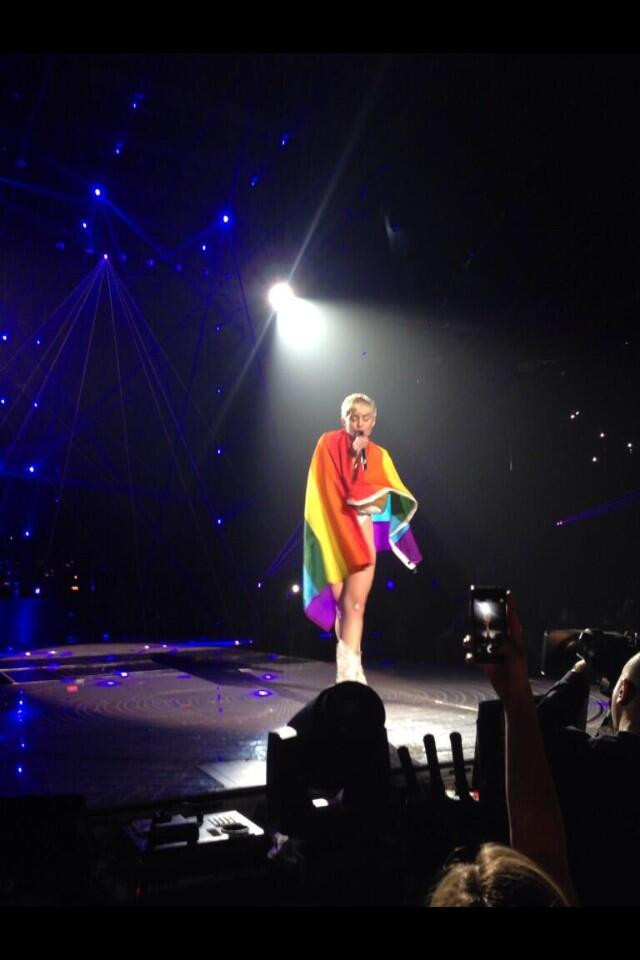 Miley Cyrus, LGBT