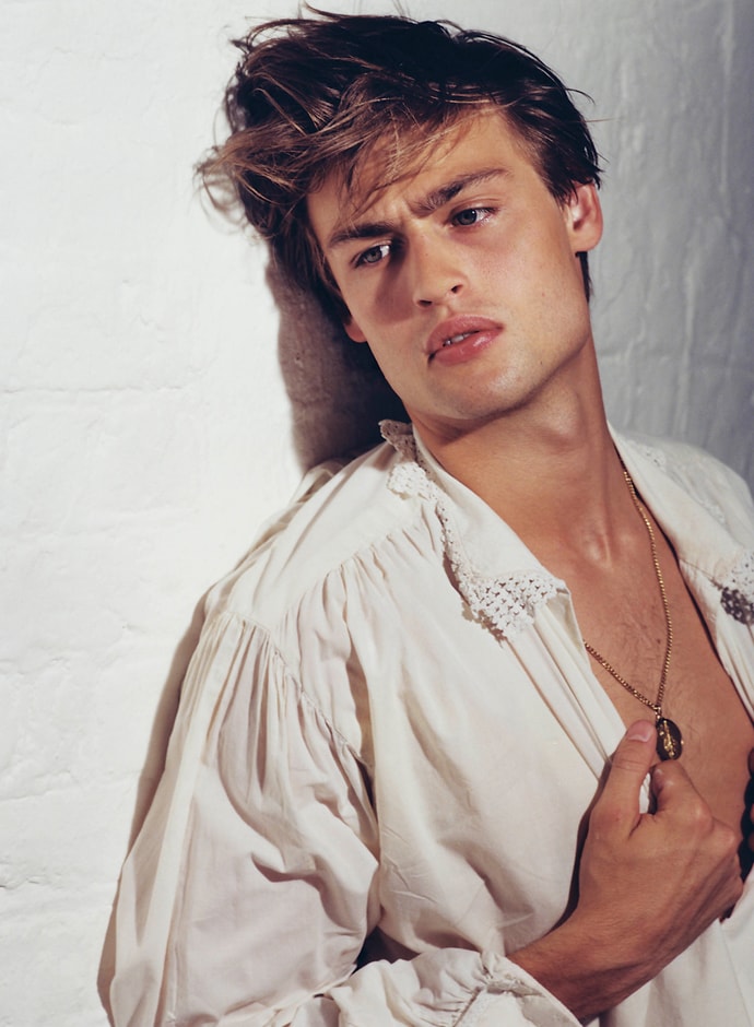  Douglas Booth, Jupiter Ascending