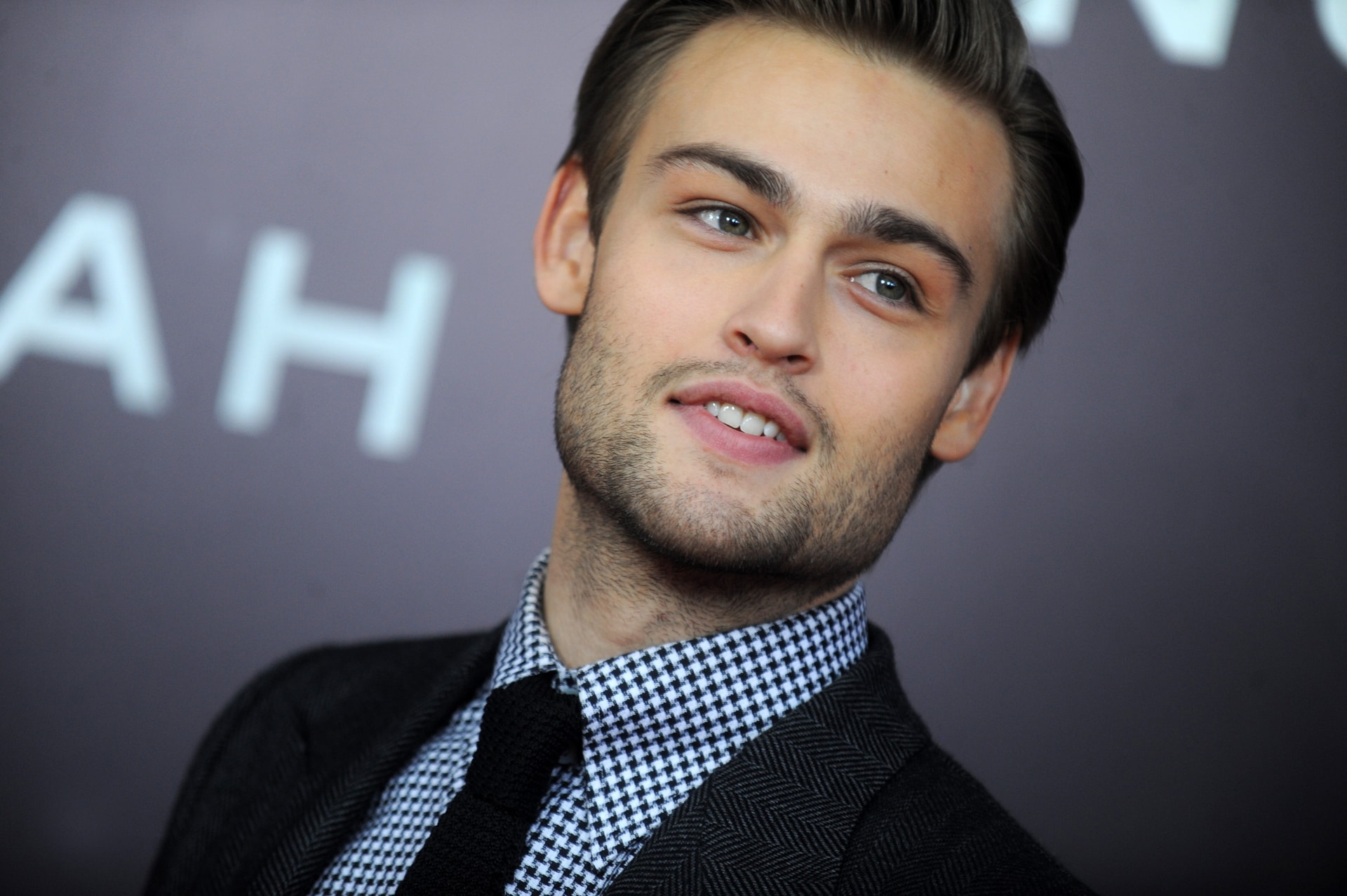  Douglas Booth, Jupiter Ascending