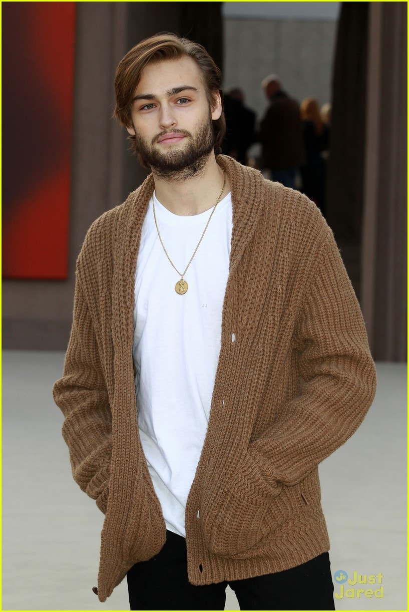  Douglas Booth, Jupiter Ascending