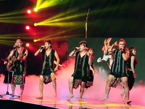 Vietnam Idol bi dung phat song