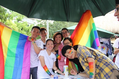 Dap xe xuyen Viet ung ho LGBT, cong dong LGBT