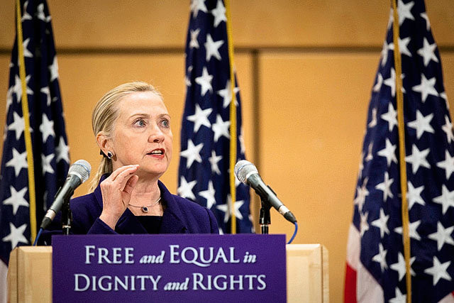 Hillary Clinton tranh cu tong thong, cong dong LGBT, ky thi dong tinh o Nga