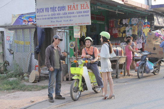 Truong Giang xe om di hom trong phim nua trieu do cua Ly Hai-hinh-anh-6