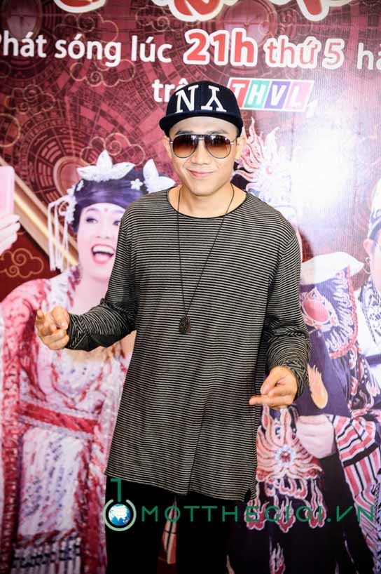 Trấn Thành quậy tưng bung lụa trong Diêm Vương Xử Án hình ảnh 1 Tran Thanh quay tung bung lua trong Diem Vuong Xu An-hinh-anh-1