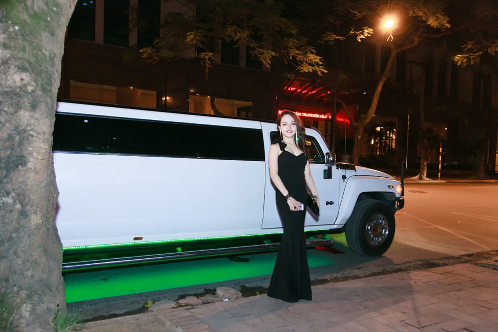 Limousine ba khoang, To Tuong Vy