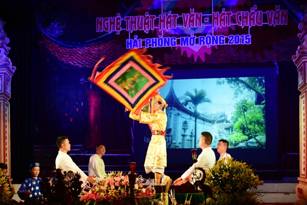 hat-chau-van-Hai-Phong-mo-rong-2015-hinh-anh-1