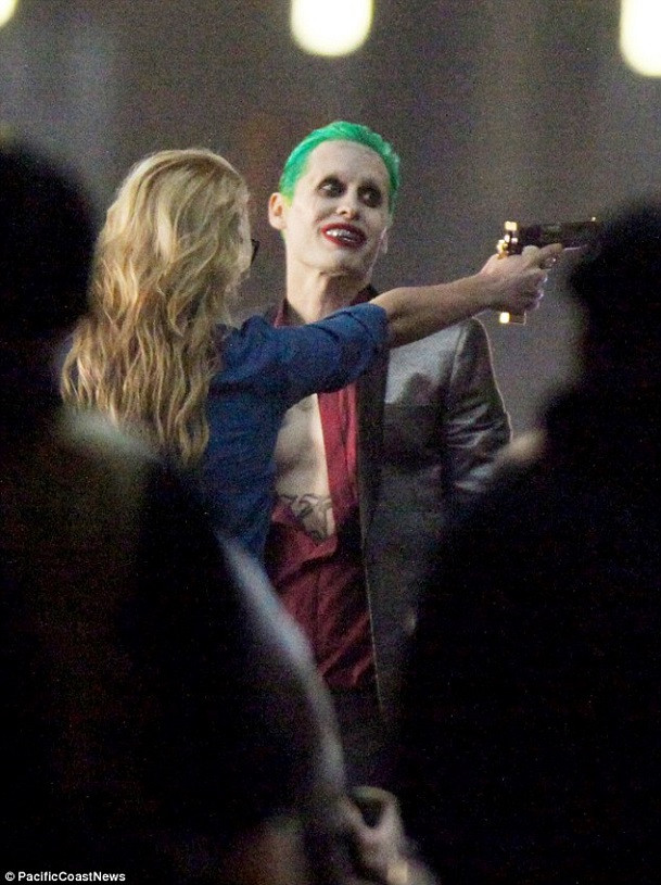 Lo dien bo trang phuc ‘cuong loan’ cua Jared Leto trong vai Joker-hinh-anh-11