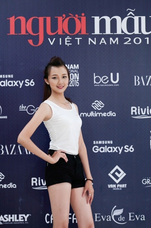 Ban sao Thanh Hang tron nha di thi Vietnam s Next Top Model 2015-hinh-anh-8