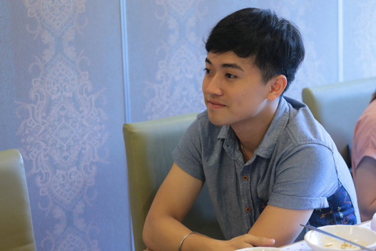 Thu Minh duoc top 8 Vietnam Idol toi tan nha rieng tham hoi-hinh-anh-8