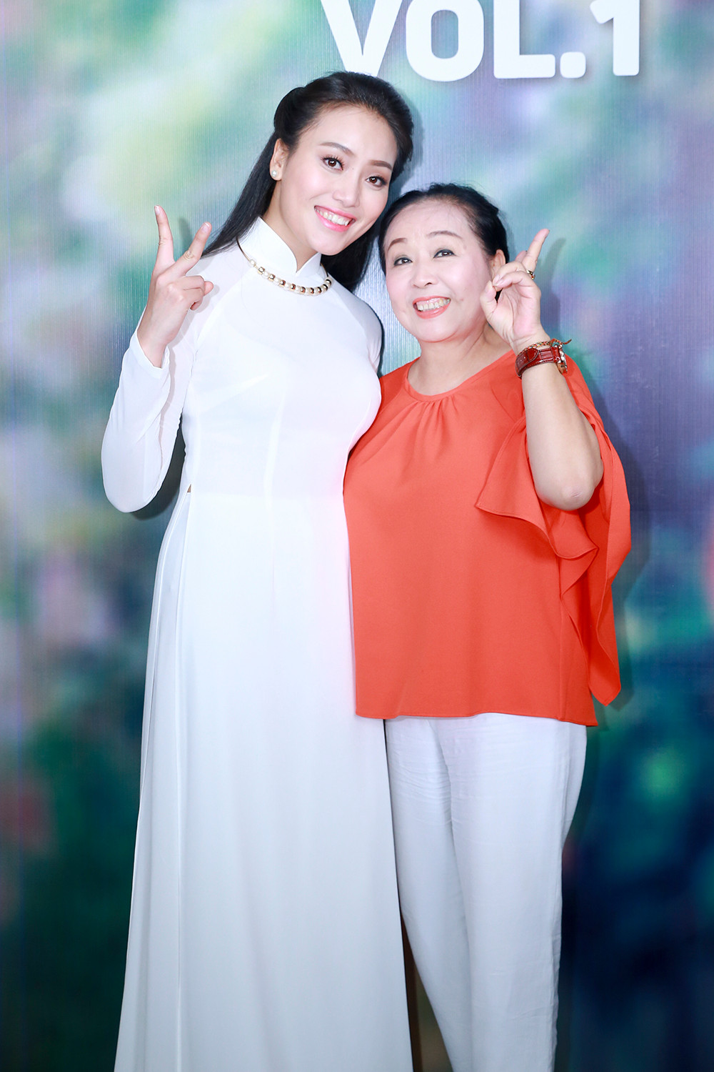 Huyen Trang Sao Mai 2013 va  dua con  sau 2 nam thai nghen-hinh-anh-3