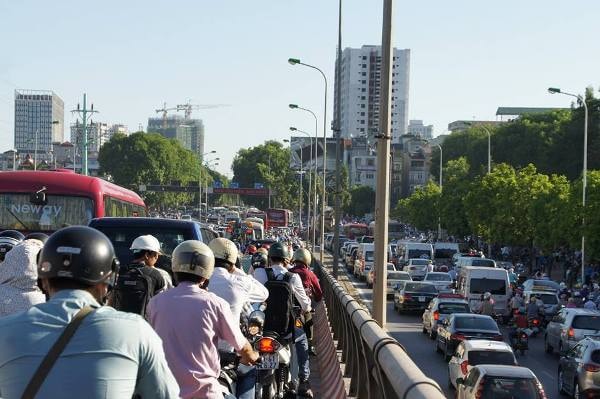 Ngay dau si tu di thi, nhieu tuyen duong tac nghen