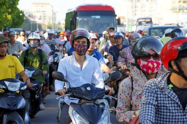 Ngay dau si tu di thi, nhieu tuyen duong tac nghen