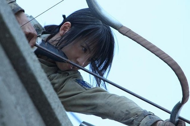 Fan phat dien voi trailer dai 3 phut cua Live Action ‘Attack on Titans’-hinh-anh-10
