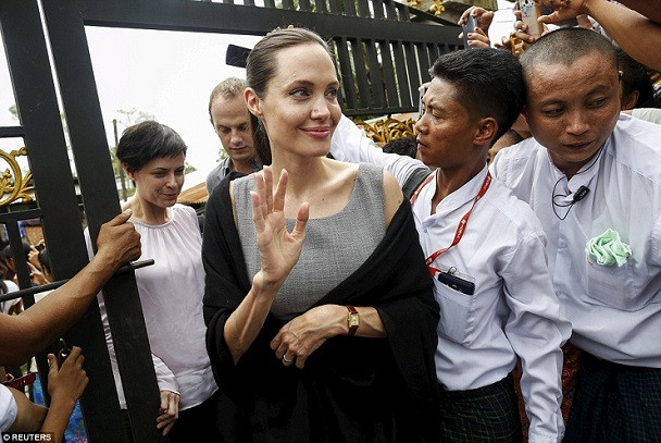 Angelina Jolie gap lanh tu doi lap Aung San Suu Kyi-hinh-anh-3