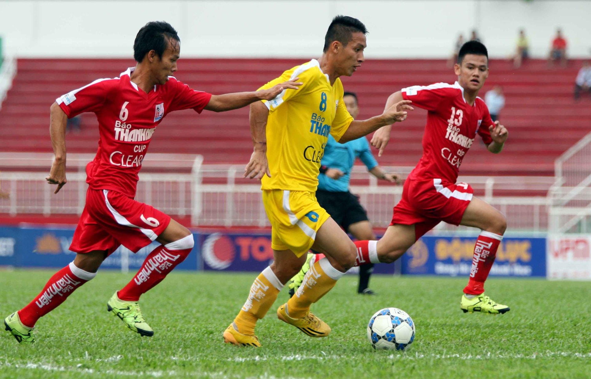 U.21 HN T&T 3-0 U.21 Binh Dinh: Quan bau Hien qua manh