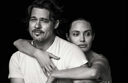 Angelina Jolie - Brad Pitt ngot ngao tua dau ben nhau-hinh-anh-2