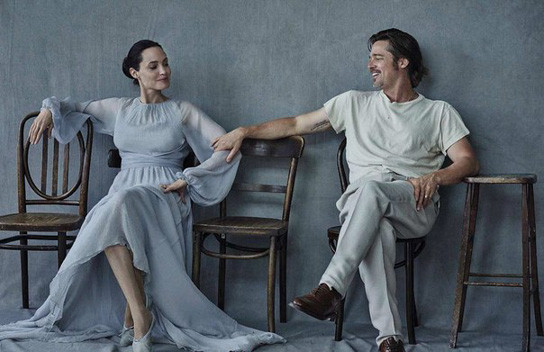 Angelina Jolie - Brad Pitt ngot ngao tua dau ben nhau-hinh-anh-5