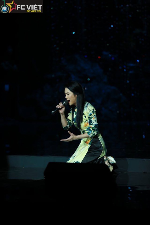 Thu Phuong te nga show dien 