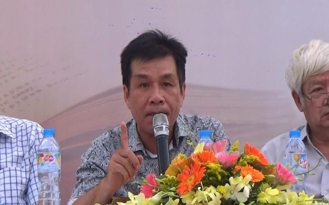 Nhà thơ Lê Minh Quốc: Người chơi sách cũ đúng dân chơi! 