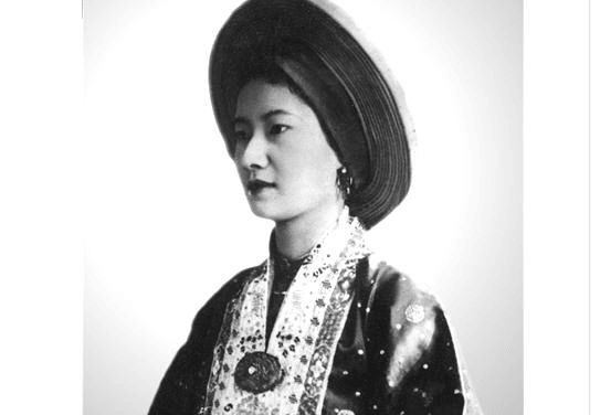 Sách về Nam Phương - Hoàng hậu cuối cùng: người vấn khăn vành dây cho hoàng hậu (kỳ cuối) 