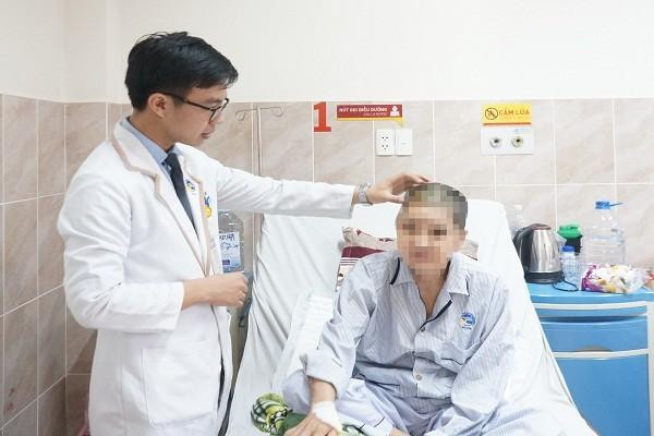 Thường xuyên đau đầu, bệnh nhân phát hiện khối u màng não khổng lồ 