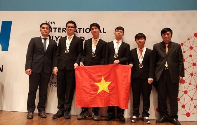 Đoàn Việt Nam giành HCV tại Olympic Tin học quốc tế 2018 