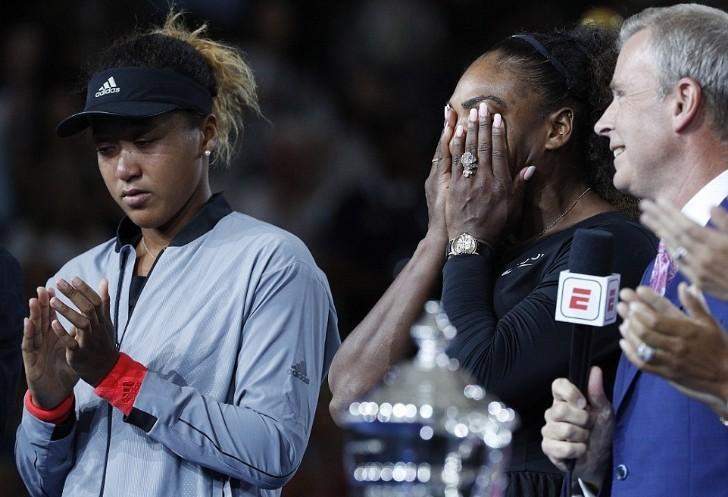 Người Mỹ la ó sau khi tay vợt Nhật đánh bại Serena Williams ở chung kết US Open