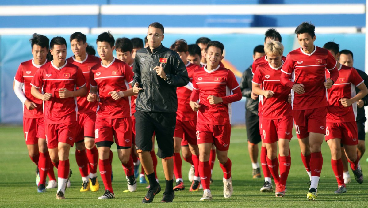 Việt Nam bắt đầu tập luyện cho trận đấu Nhật Bản