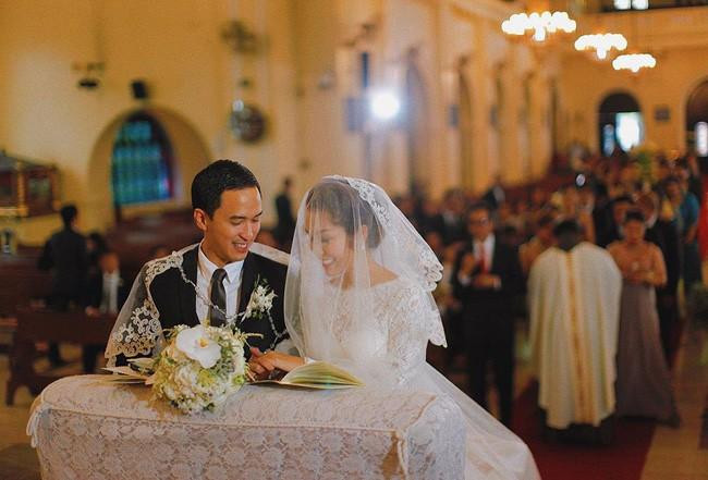Tăng Thanh Hà công khai ảnh cưới kỷ niệm 7 năm kết hôn 