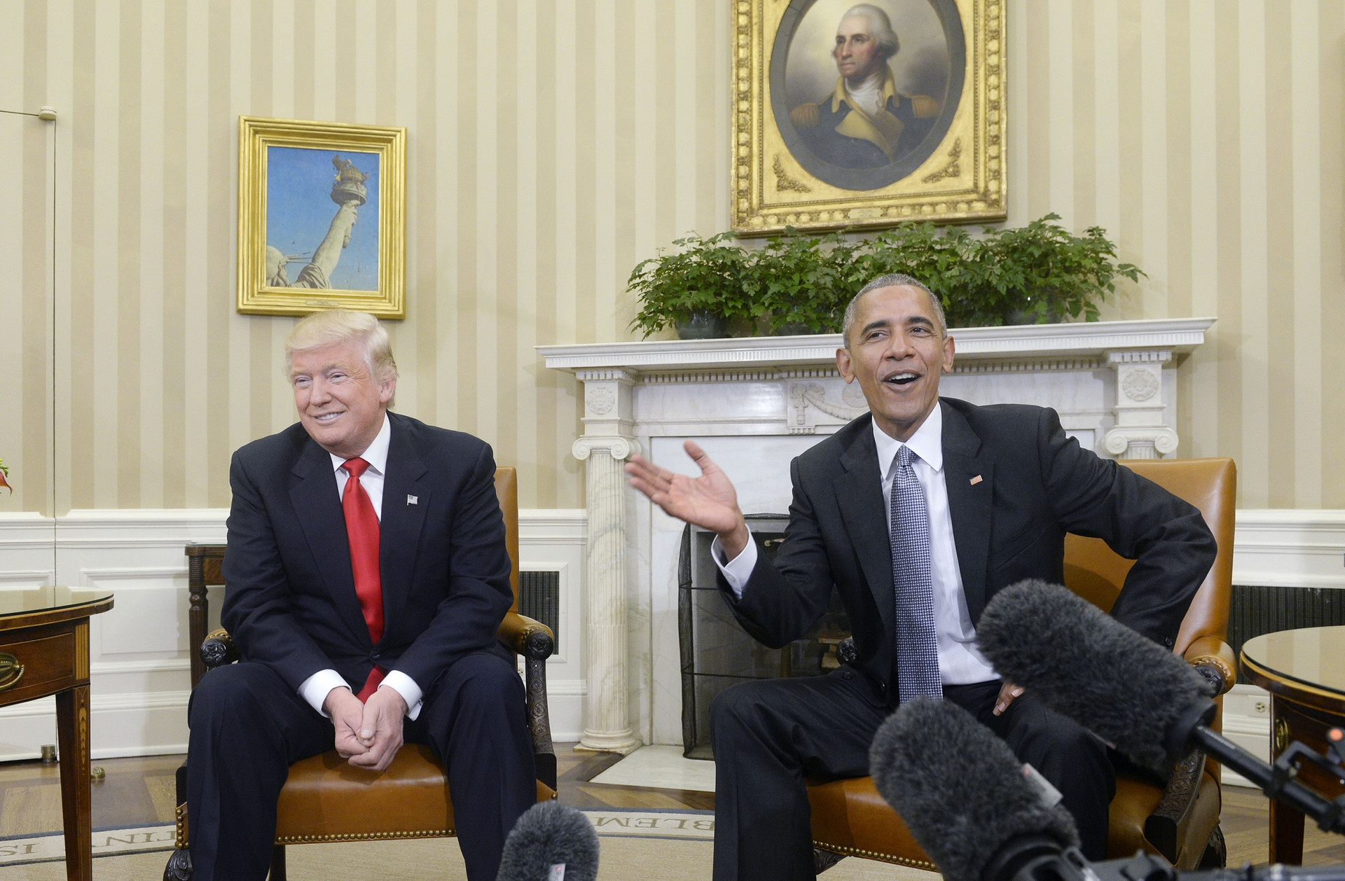 Kết quả hình ảnh cho picture of trump meeting with obama