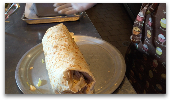 Mon banh burrito Trung Quoc dam da khien dan My me met-hinh-anh-15