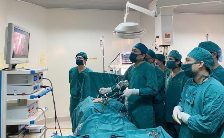 Hà Tĩnh: Phẫu thuật thành công cho bé trai 2 tuổi bị phình đại tràng bẩm sinh 