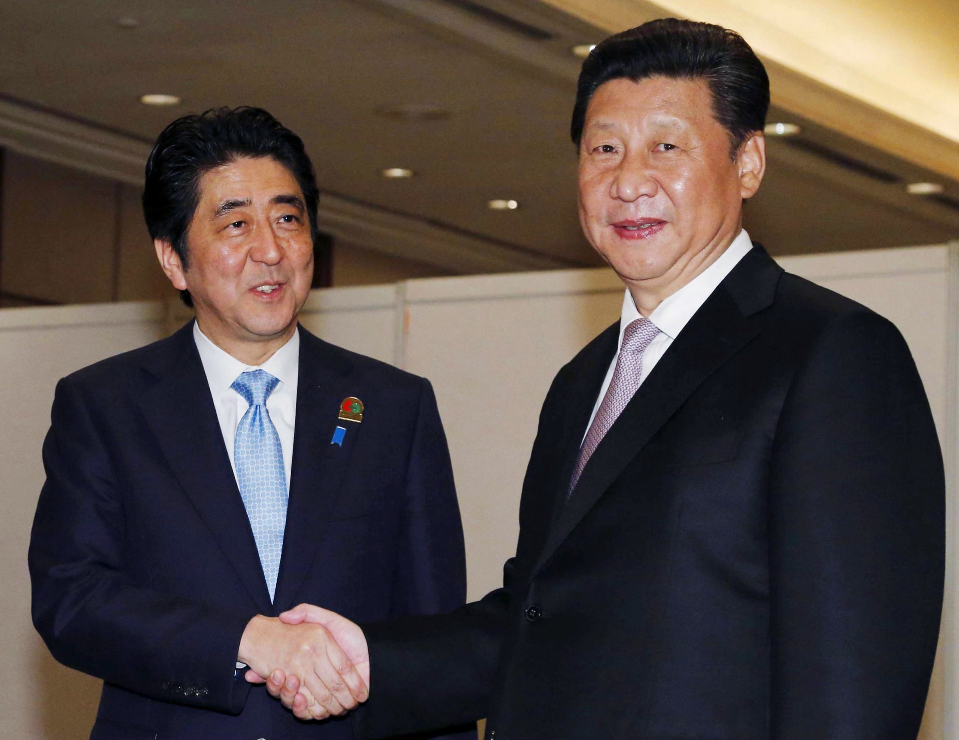 Kết quả hình ảnh cho picture of abe with xi jinping