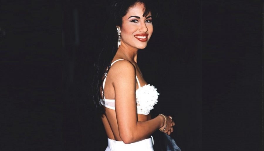 selenaquintanilla111-900x513.jpg