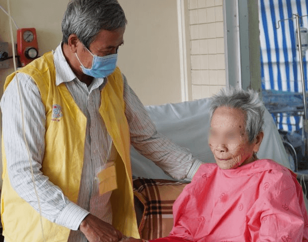 Bệnh viện Chợ Rẫy thay khớp háng thành công cho cụ bà 106 tuổi 