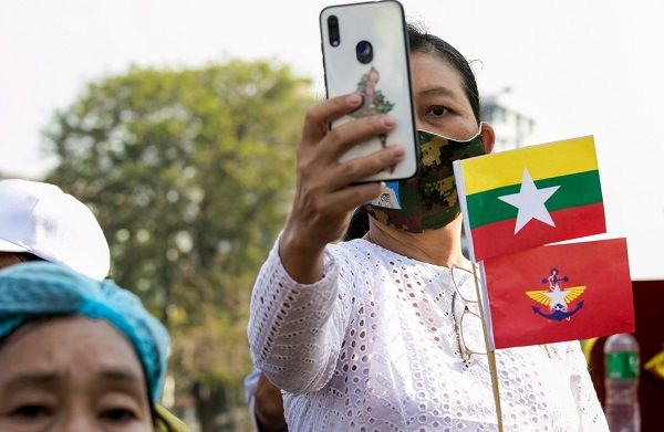 myanmar-mobile-crackdown.jpg