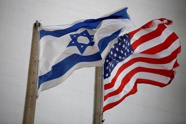 201804middleeast_israel_us_flag_telaviv.jpg