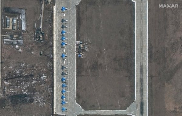 11-su34-aircraft-morozovsk-airbase-russia-27march2021.jpg