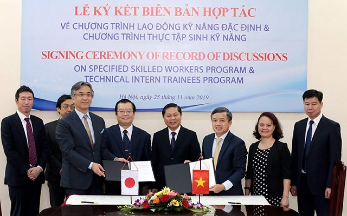 Việt Nam- Nhật Bản ký kết hợp tác trong trao đổi lao động Việt Nam sang thực tập kỹ năng tại Nhật Bản. Ảnh: Cổng Bộ Lao động - Thương binh và Xã hội.