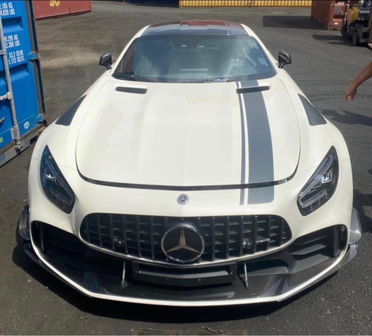 mercedes-amg-gt-r-pro-1-.jpg